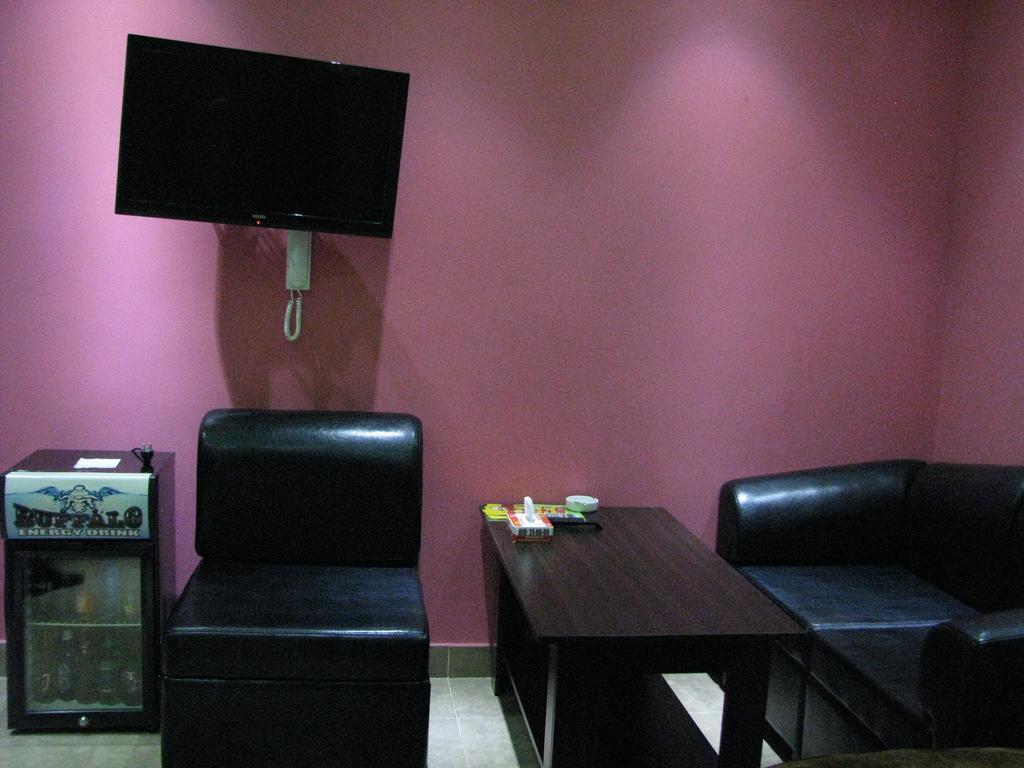 Princ Plaza Hotel Yerevan Bagian luar foto