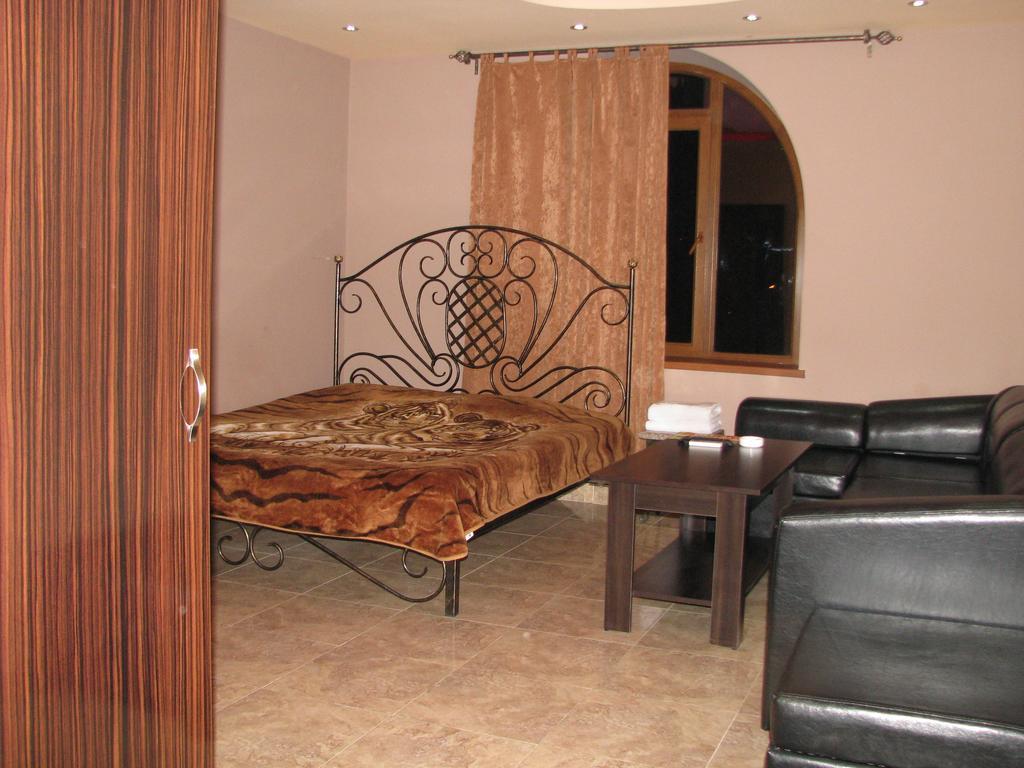 Princ Plaza Hotel Yerevan Ruang foto