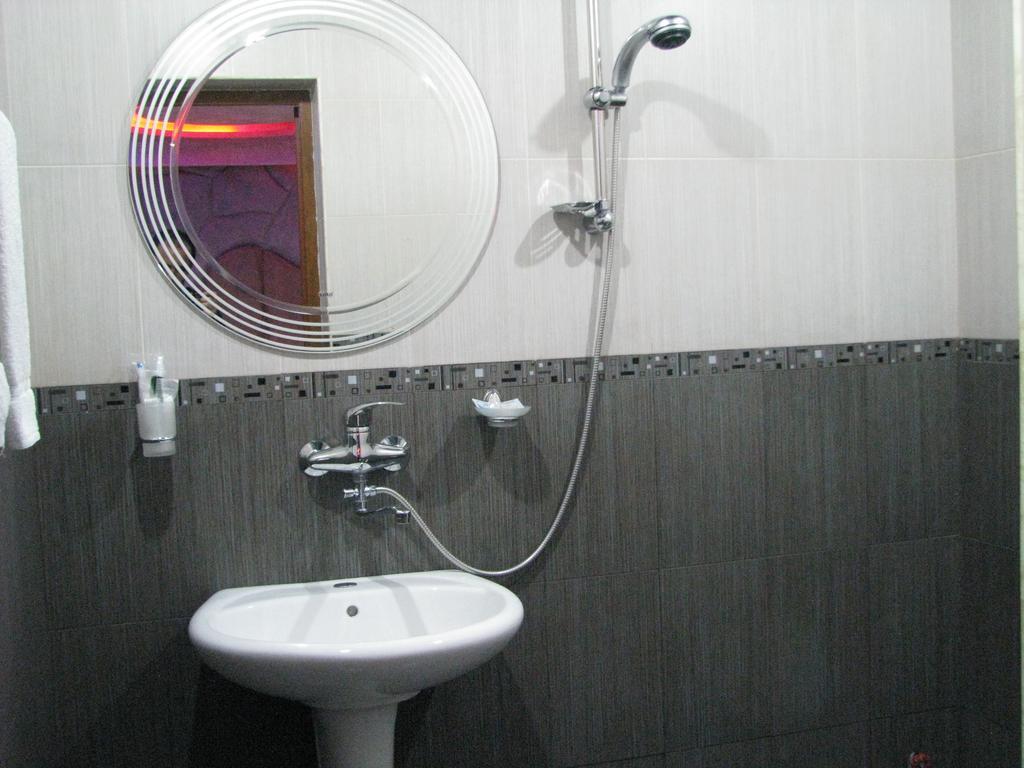 Princ Plaza Hotel Yerevan Ruang foto